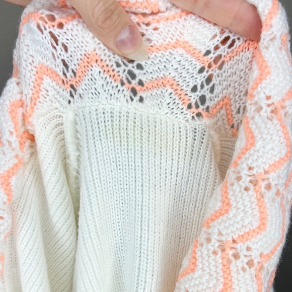 Vintage 70s hand knit crochet coral white tie front bell sleeve cardigan - Picture 11 of 11